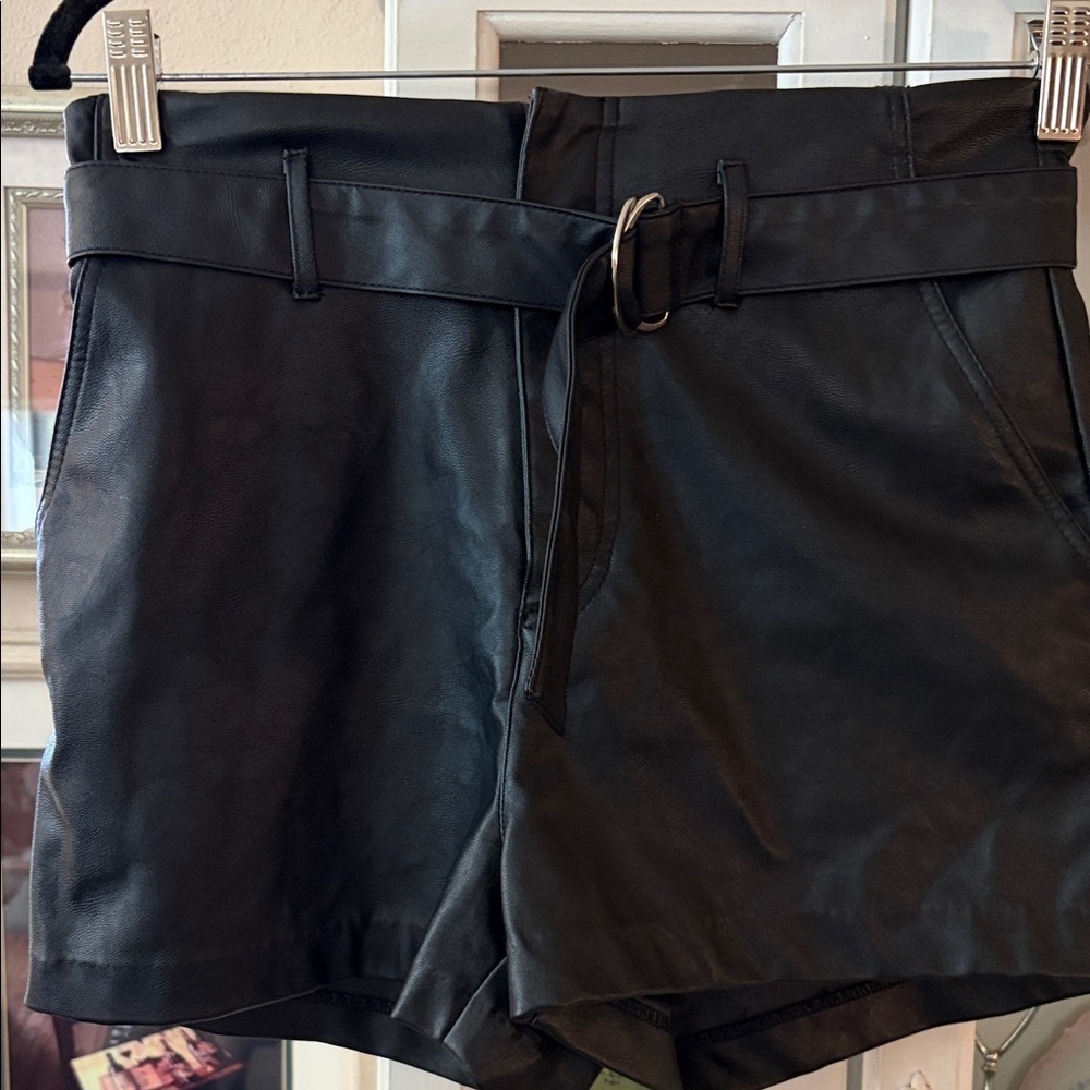 H&M Divided shorts black Faux Leather S 6 matching belt silver toned metal. Y2K